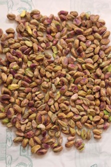 مغز پسته احمداقایی