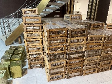 عسل گون و اویشن موم‌دار و شهد