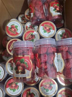 توت فرنگی انجمادی بسته بندی شده با سیب سلامت