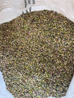 مغز پسته سبز