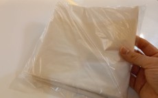 ملحفه یکبار مصرف دو سرکش سفید و آبی 120 در 220 تخت