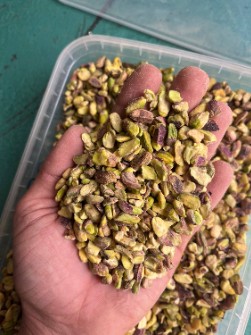 مغز پسته لپه شده